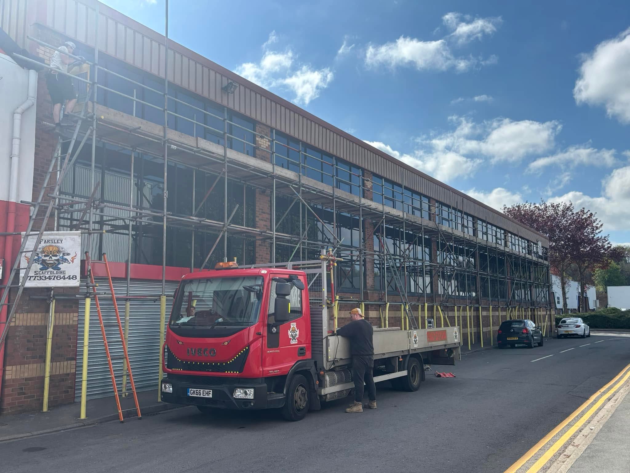 Independent scaffold and access erected in Farsley
